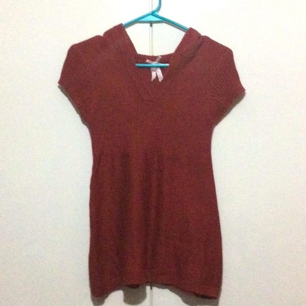 Derek Heart Mahogany Short Sleeved Hooded Sweater